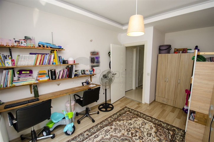 شقة من غرفتي نوم مع أثاث في كونيالتي أنطاليا