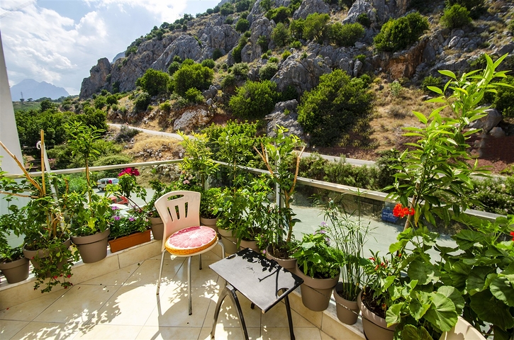 شقة من غرفتي نوم مع أثاث في كونيالتي أنطاليا