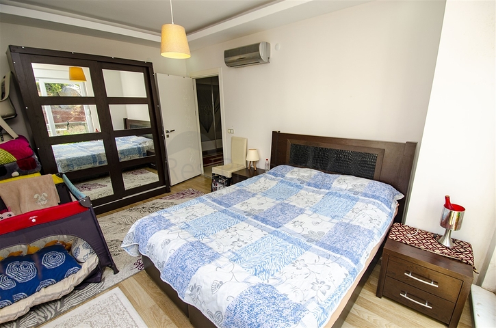 شقة من غرفتي نوم مع أثاث في كونيالتي أنطاليا