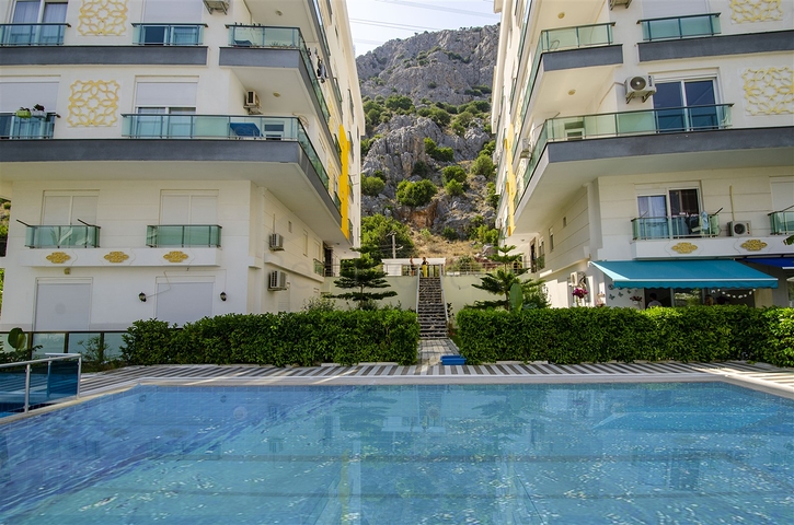 شقة من غرفتي نوم مع أثاث في كونيالتي أنطاليا