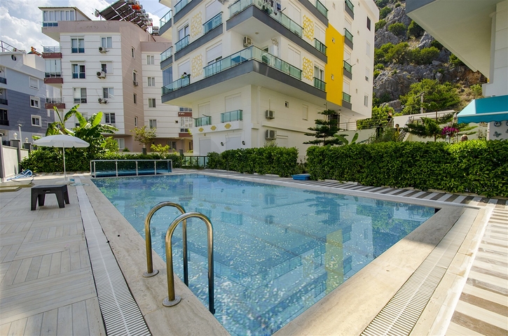 شقة من غرفتي نوم مع أثاث في كونيالتي أنطاليا