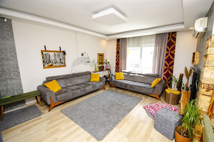 شقة من غرفتي نوم مع أثاث في كونيالتي أنطاليا