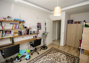 شقة من غرفتي نوم مع أثاث في كونيالتي أنطاليا