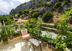 شقة من غرفتي نوم مع أثاث في كونيالتي أنطاليا