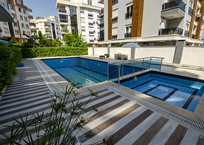 شقة من غرفتي نوم مع أثاث في كونيالتي أنطاليا