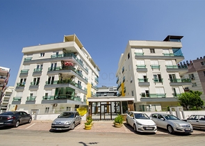 شقة من غرفتي نوم مع أثاث في كونيالتي أنطاليا