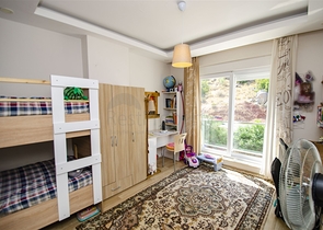 شقة من غرفتي نوم مع أثاث في كونيالتي أنطاليا