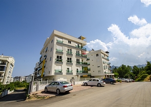 شقة من غرفتي نوم مع أثاث في كونيالتي أنطاليا