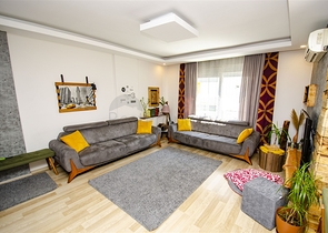 شقة من غرفتي نوم مع أثاث في كونيالتي أنطاليا