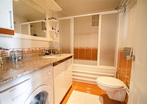 اطلالة على شاطئ كليوباترا والقلعة -شقة مفروشة - 2 غرفة وصالة - مركز الانيا 