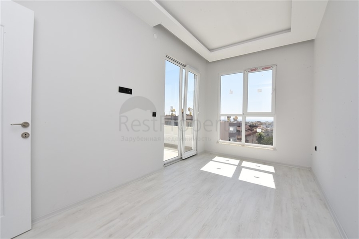 شقق عائلية واسعة - مجمع قيد الانشاء - امكانية التقسيط - مركز الانيا 