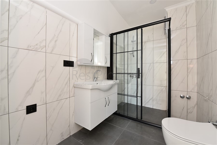 شقق عائلية واسعة - مجمع قيد الانشاء - امكانية التقسيط - مركز الانيا 