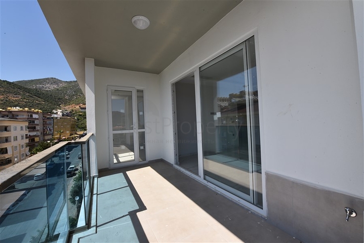 شقق عائلية واسعة - مجمع قيد الانشاء - امكانية التقسيط - مركز الانيا 