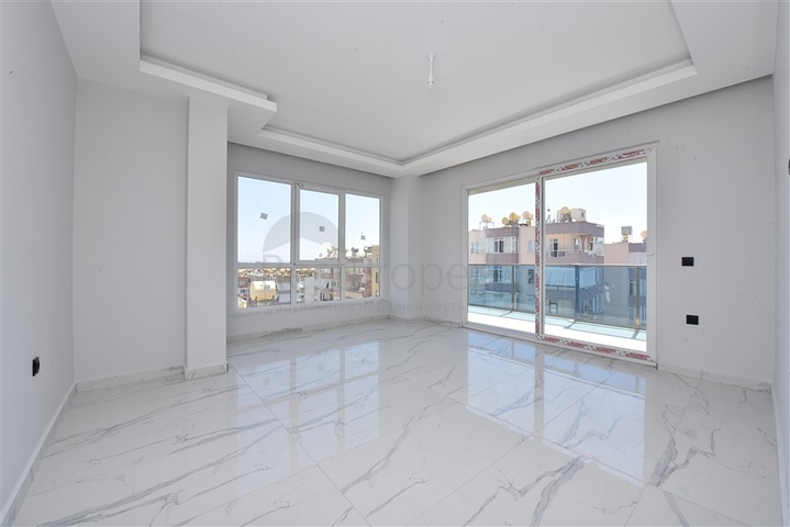 شقق عائلية واسعة - مجمع قيد الانشاء - امكانية التقسيط - مركز الانيا 