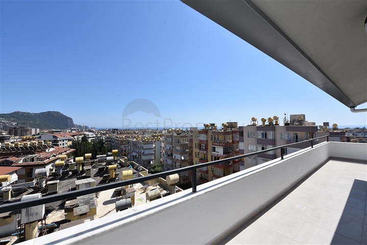 شقق عائلية واسعة - مجمع قيد الانشاء - امكانية التقسيط - مركز الانيا 