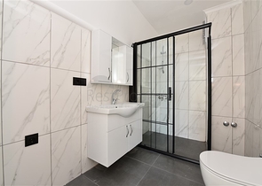 شقق عائلية واسعة - مجمع قيد الانشاء - امكانية التقسيط - مركز الانيا 