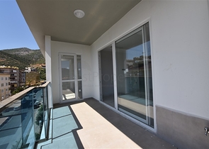 شقق عائلية واسعة - مجمع قيد الانشاء - امكانية التقسيط - مركز الانيا 