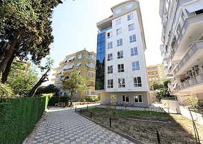 شقق عائلية واسعة - مجمع قيد الانشاء - امكانية التقسيط - مركز الانيا 