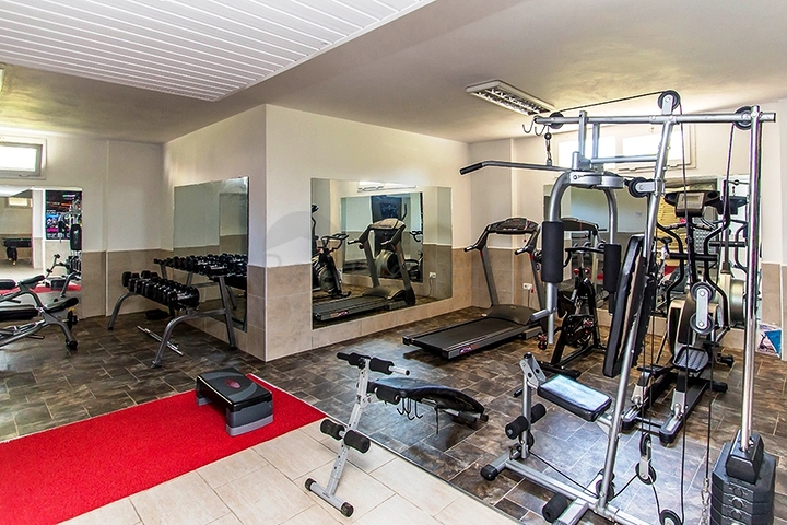 شقة عائلية مفروشة - ضمن مجمع يضم كافة الخدمات -منطقة جيكجلي المركزية / الانيا 