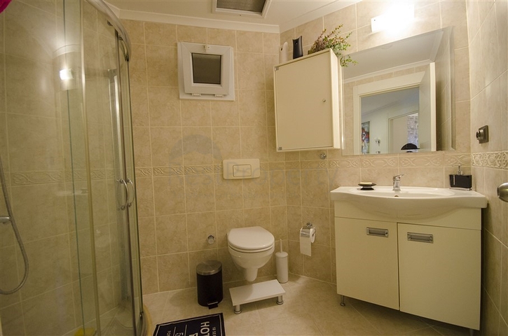 شقة عائلية مفروشة - ضمن مجمع يضم كافة الخدمات -منطقة جيكجلي المركزية / الانيا 