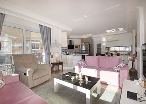 شقة عائلية مفروشة - ضمن مجمع يضم كافة الخدمات -منطقة جيكجلي المركزية / الانيا 