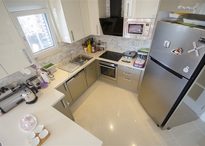 شقة عائلية مفروشة - ضمن مجمع يضم كافة الخدمات -منطقة جيكجلي المركزية / الانيا 