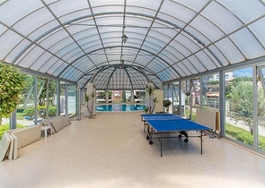 شقة عائلية مفروشة - ضمن مجمع يضم كافة الخدمات -منطقة جيكجلي المركزية / الانيا 