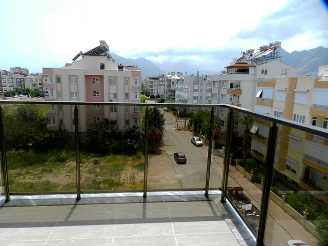 شقة 2 + 1 مطلة على الجبل في ليمان كونيالتي