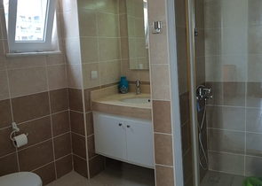 ضمن منطقة سكنية هادئة تضم كافة الخدمات - شقة مفروشة باطلالة ساحرة -جيكجلي / الانيا