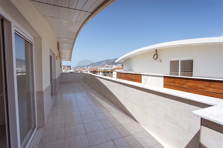 دوبلكس واسعة - مجمع عائلي بامتياز - في منطقة اوبا / الانيا 