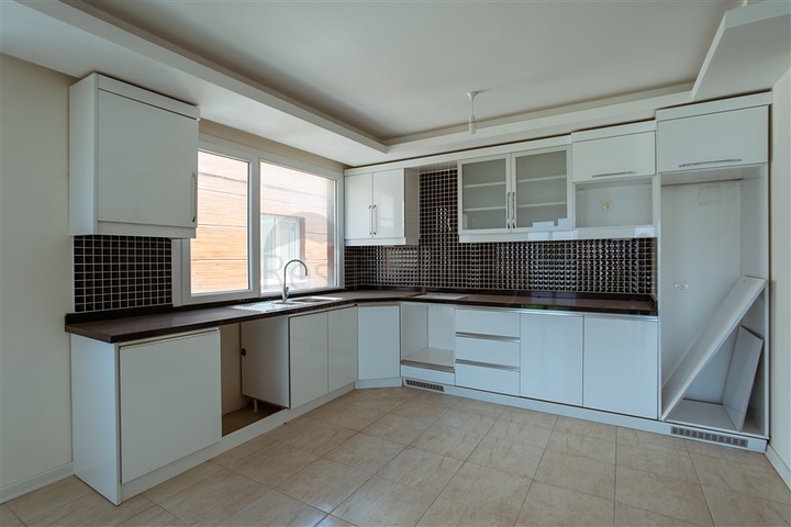 دوبلكس واسعة - مجمع عائلي بامتياز - في منطقة اوبا / الانيا 