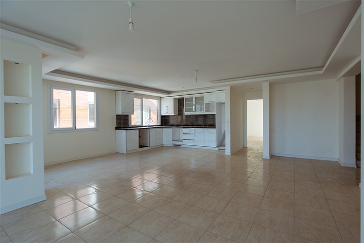 دوبلكس واسعة - مجمع عائلي بامتياز - في منطقة اوبا / الانيا 