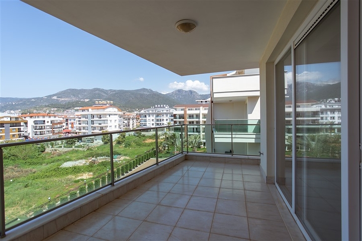 دوبلكس واسعة - مجمع عائلي بامتياز - في منطقة اوبا / الانيا 