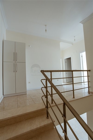 دوبلكس واسعة - مجمع عائلي بامتياز - في منطقة اوبا / الانيا 