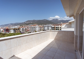 دوبلكس واسعة - مجمع عائلي بامتياز - في منطقة اوبا / الانيا 