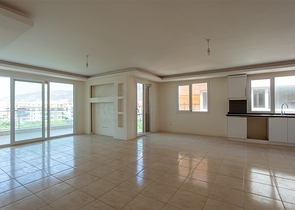 دوبلكس واسعة - مجمع عائلي بامتياز - في منطقة اوبا / الانيا 