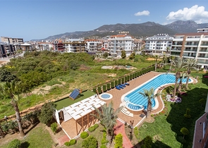 دوبلكس واسعة - مجمع عائلي بامتياز - في منطقة اوبا / الانيا 