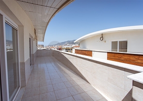 دوبلكس واسعة - مجمع عائلي بامتياز - في منطقة اوبا / الانيا 