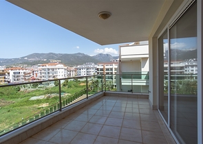 دوبلكس واسعة - مجمع عائلي بامتياز - في منطقة اوبا / الانيا 