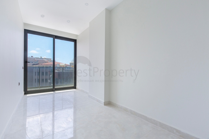 ضمن مجمع فاخر -اول صف على البحر - شقة غرفتين وصالة - مهموتلار / الانيا 