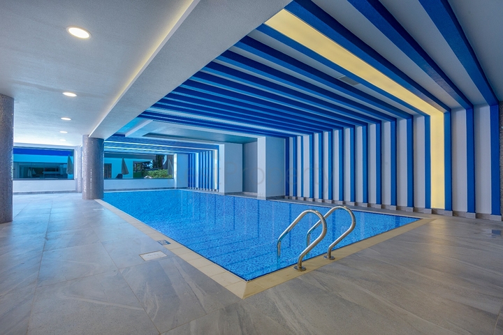 ضمن مجمع فاخر -اول صف على البحر - شقة غرفتين وصالة - مهموتلار / الانيا 