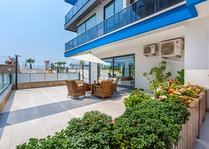 ضمن مجمع فاخر -اول صف على البحر - شقة غرفتين وصالة - مهموتلار / الانيا 