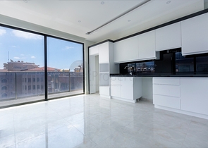 ضمن مجمع فاخر -اول صف على البحر - شقة غرفتين وصالة - مهموتلار / الانيا 