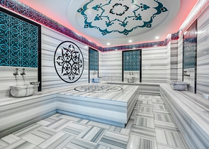 ضمن مجمع فاخر -اول صف على البحر - شقة غرفتين وصالة - مهموتلار / الانيا 