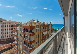 ضمن مجمع فاخر -اول صف على البحر - شقة غرفتين وصالة - مهموتلار / الانيا 