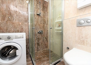 مجمع مميز بخدمات فاخرة -شقة مفروشة غرفة وصالة - في افسلار / الانيا 