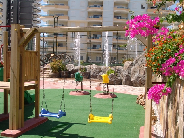 اطلالة بحرية -شقة عائلية واسعة - مجمع يضم كافة الخدمات - مهموتلار / الانيا 