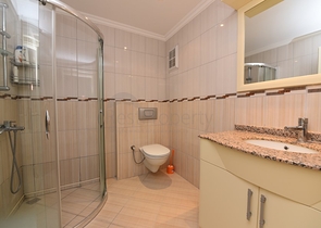 اطلالة بحرية -شقة عائلية واسعة - مجمع يضم كافة الخدمات - مهموتلار / الانيا 