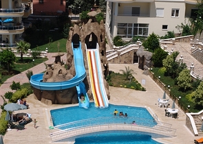 اطلالة بحرية -شقة عائلية واسعة - مجمع يضم كافة الخدمات - مهموتلار / الانيا 