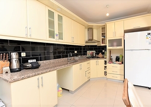 اطلالة بحرية -شقة عائلية واسعة - مجمع يضم كافة الخدمات - مهموتلار / الانيا 